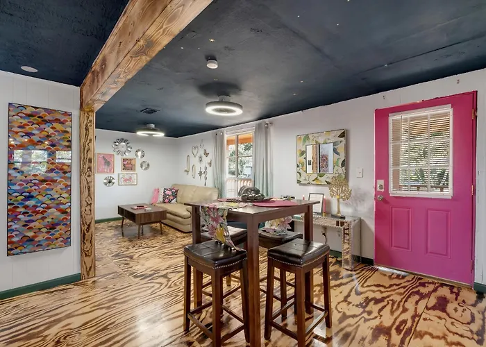 Сasa de vacaciones Artsy 2br, Near Fsu & Downtown