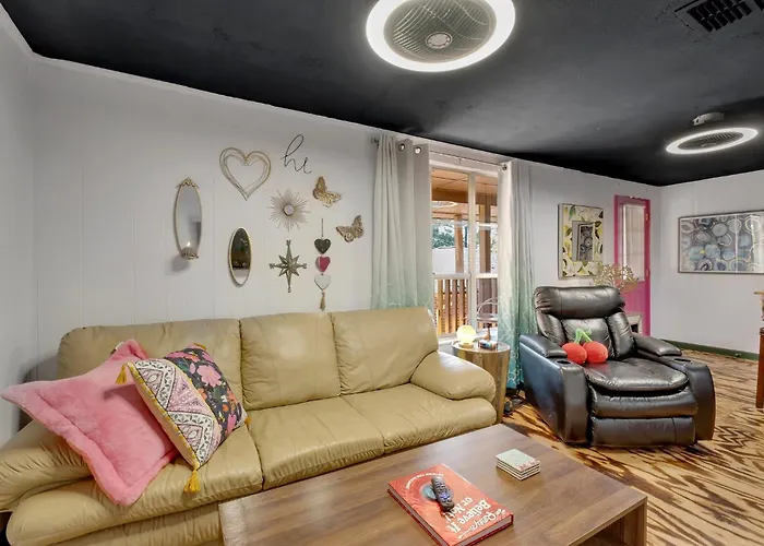 Сasa de vacaciones Artsy 2br, Near Fsu & Downtown Tallahassee