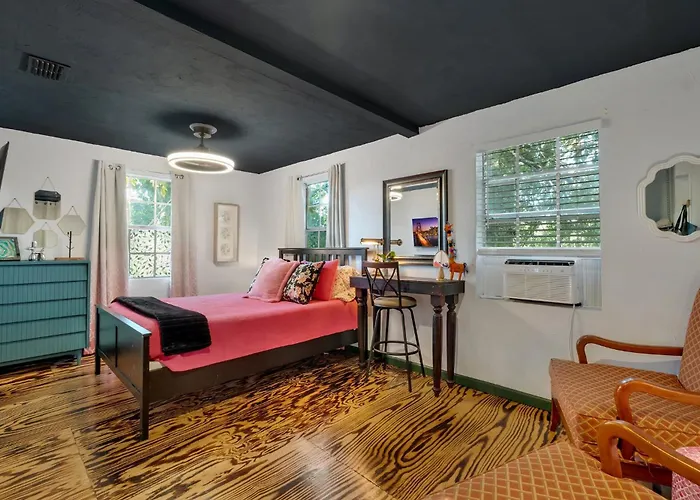 Сasa de vacaciones Artsy 2br, Near Fsu & Downtown *