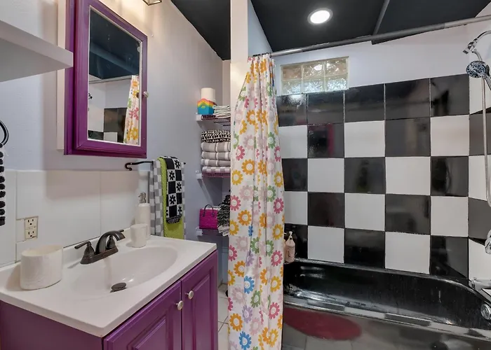 Сasa de vacaciones Artsy 2br, Near Fsu & Downtown *