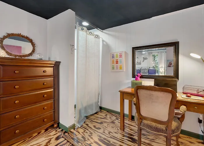 Сasa de vacaciones Artsy 2br, Near Fsu & Downtown *